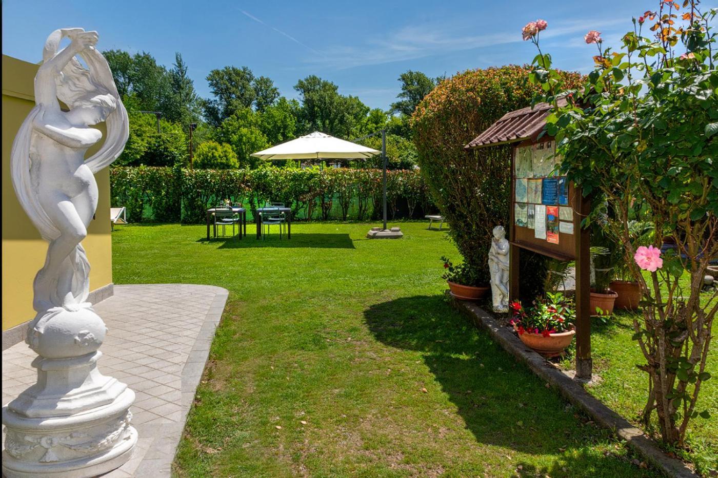 B&B Il Giardino Dei Poeti And Apartaments Lucca Ngoại thất bức ảnh